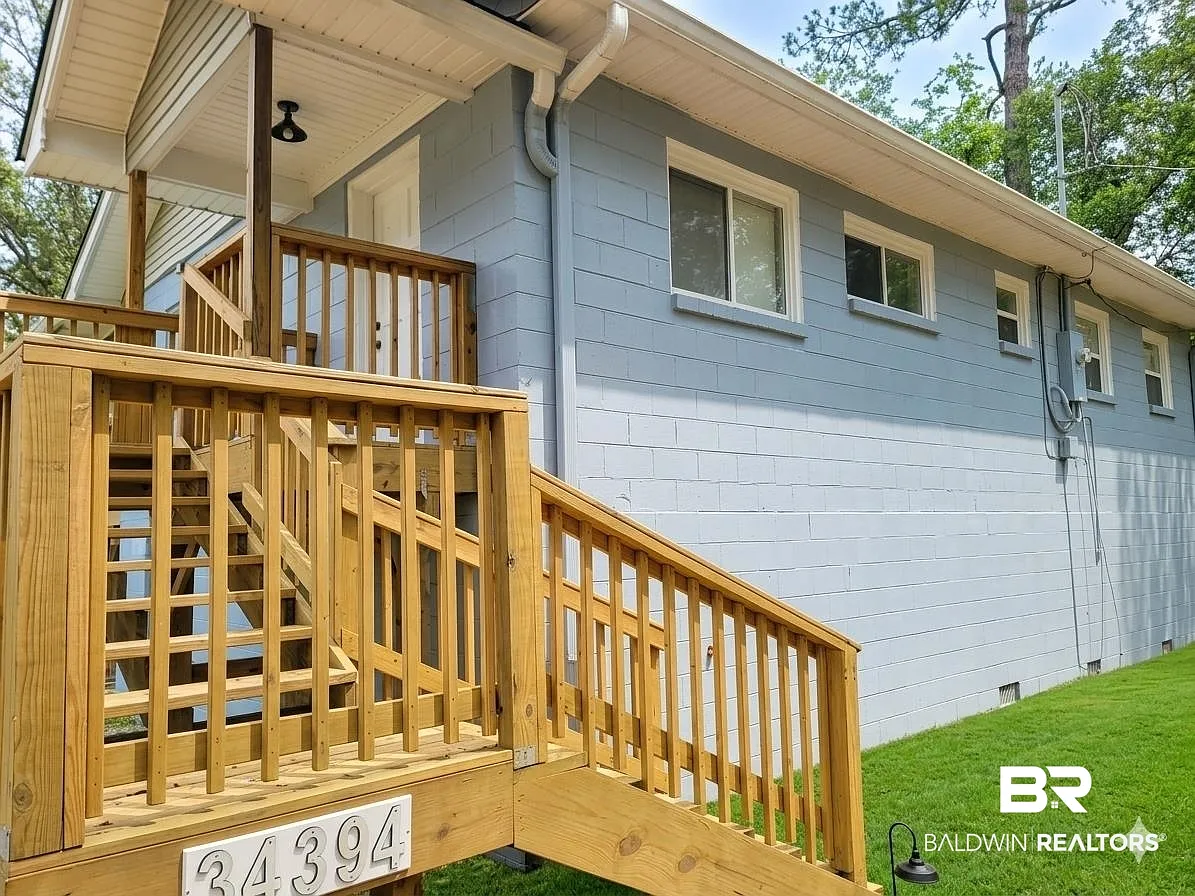 2 bed, 1.0 bath, 1040 sqft, $2,400 — Photo 2