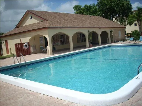 480 NW 20th St, Boca Raton, FL