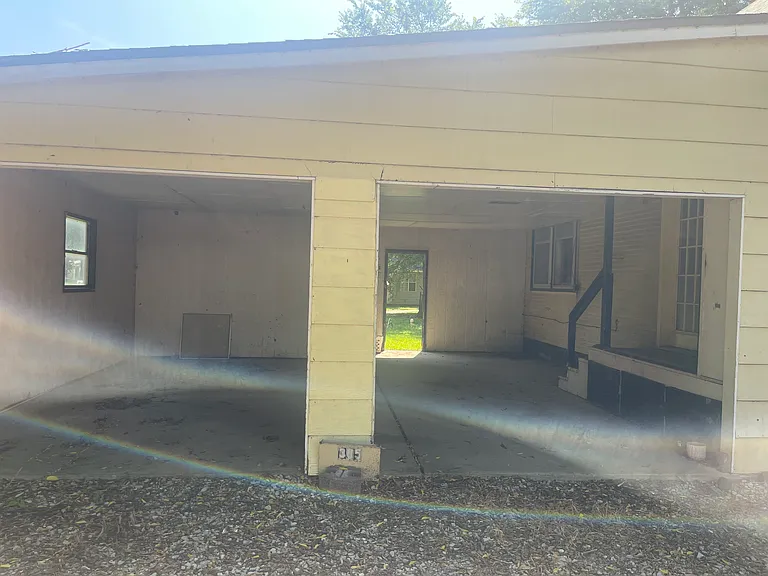 305 J.t. Polk Dr — Photo 5