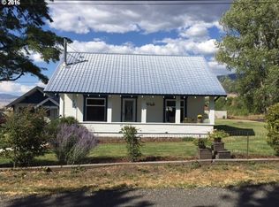 702 Ash St, Cove, OR 97824