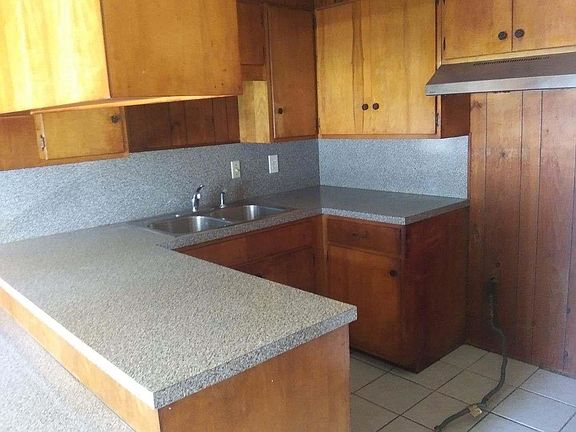 5th image of 2509 W 32nd Ave