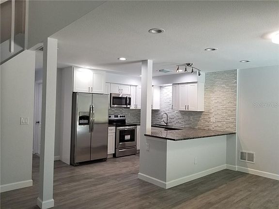 2nd image of 2713 Robinson Ave