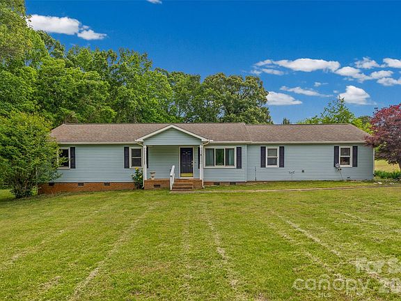 2nd image of 161 Shadow Lakes Dr