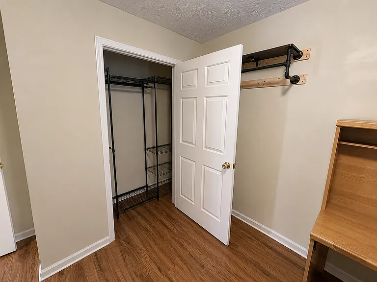 500 Liverpool Ct — Photo 10