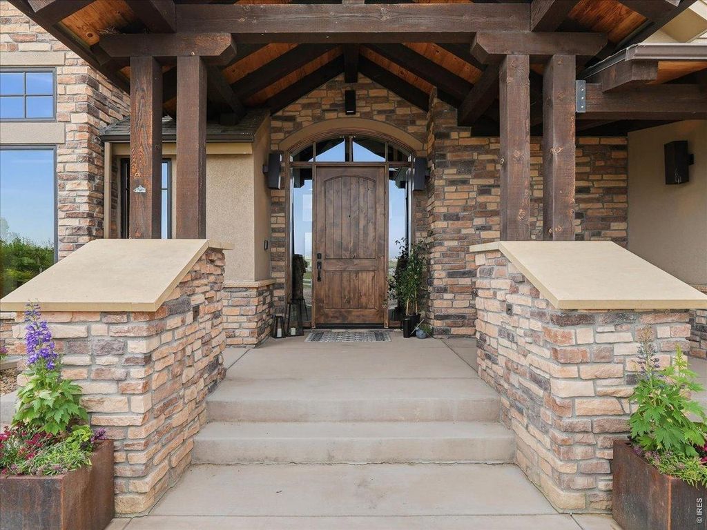 7005 Clearwater Dr