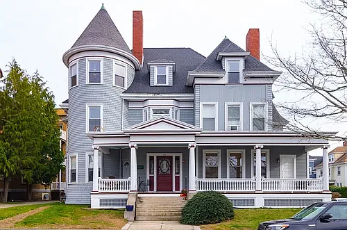 140 Cottage St Photo 1