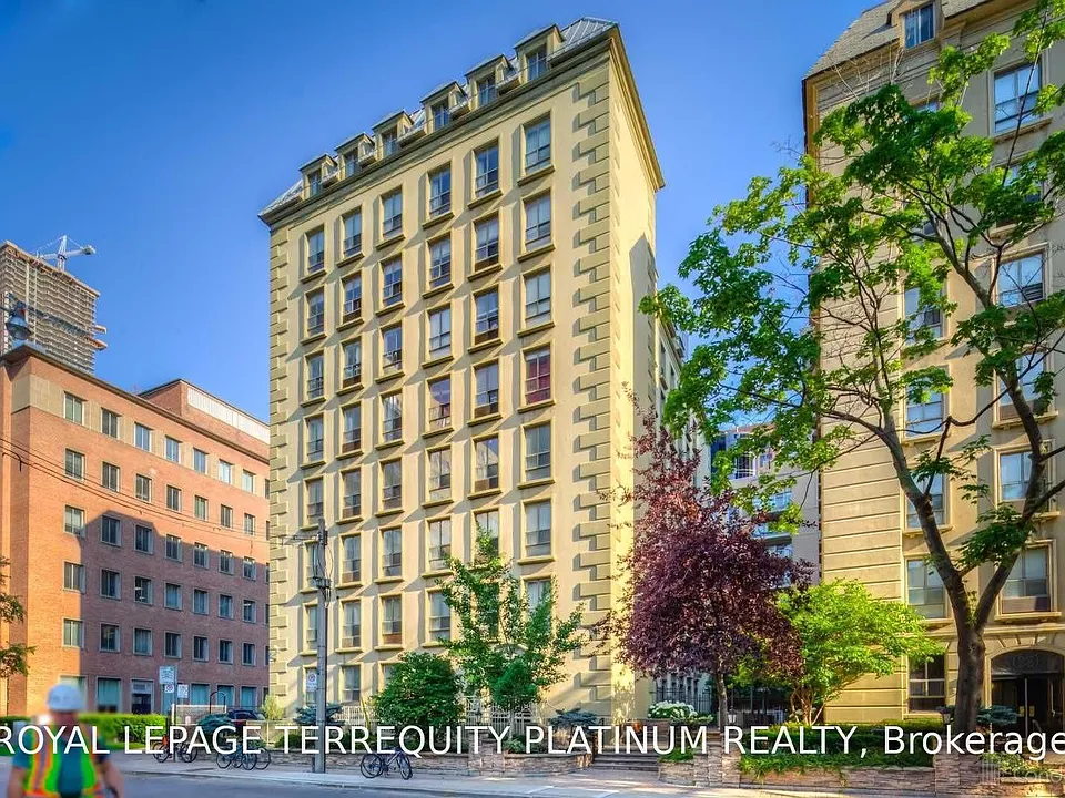 88 Charles St E #209