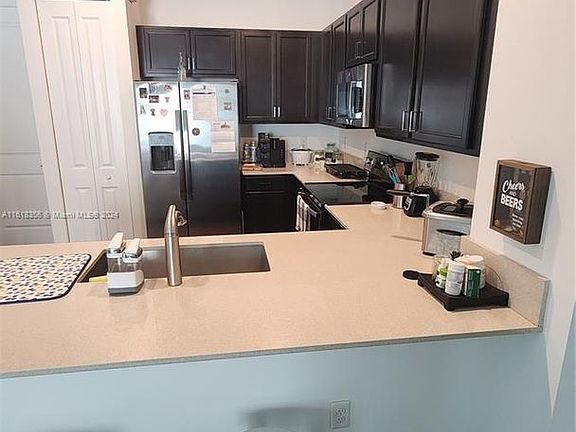 2nd image of 1010 White Oak Dr #1010