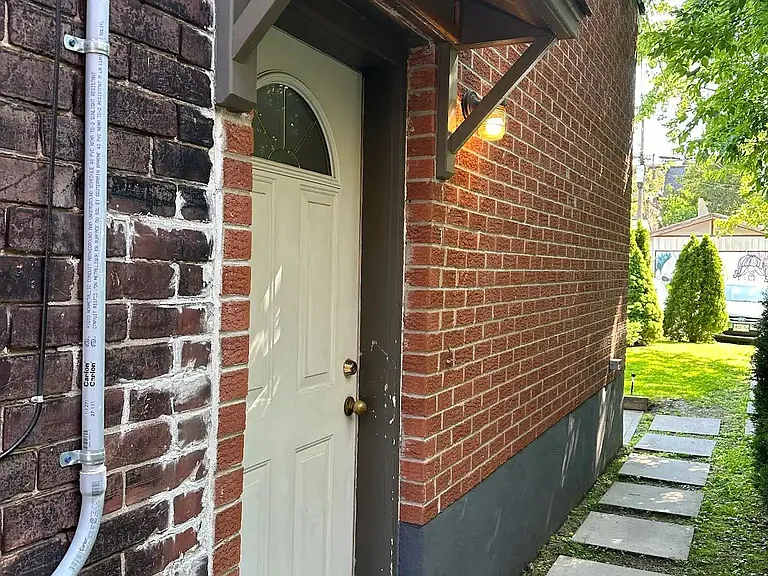 563 Ossington Ave #MAIN — Photo 3