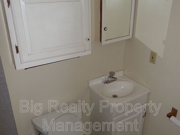 5th image of 356 Hall St #1