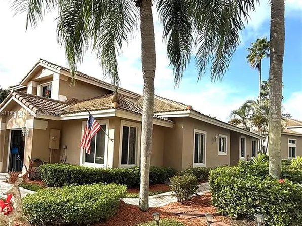 15825 SW 11th St, Pembroke Pines, FL 33027