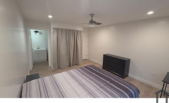 2nd image of 10422 1/2 S Broadway