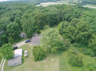 27425 Quarton Rd, Palmyra, IL 62674