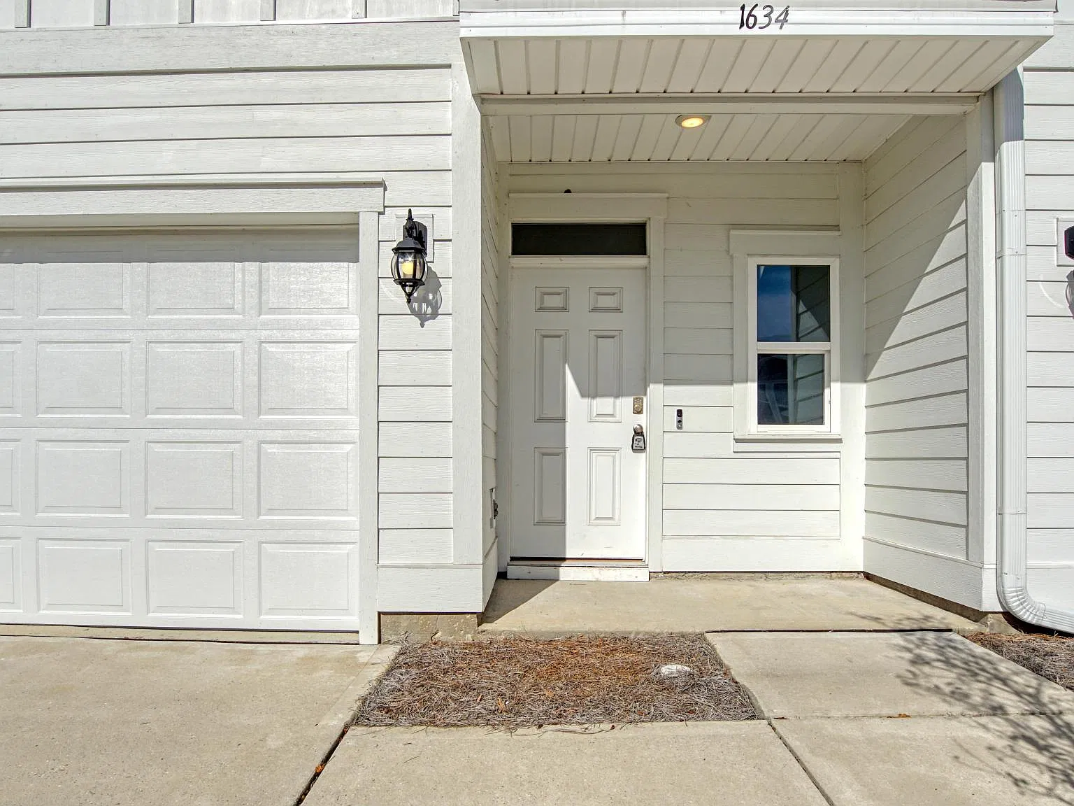 3 bed, 2.5 bath, 1537 sqft, $1,725 — Photo 2