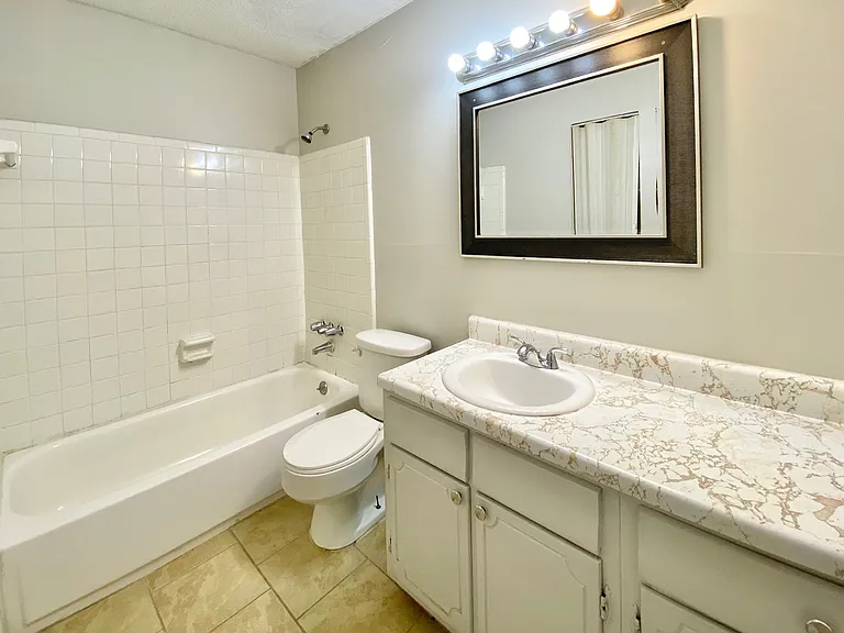 1208 Bush River Rd — Photo 8