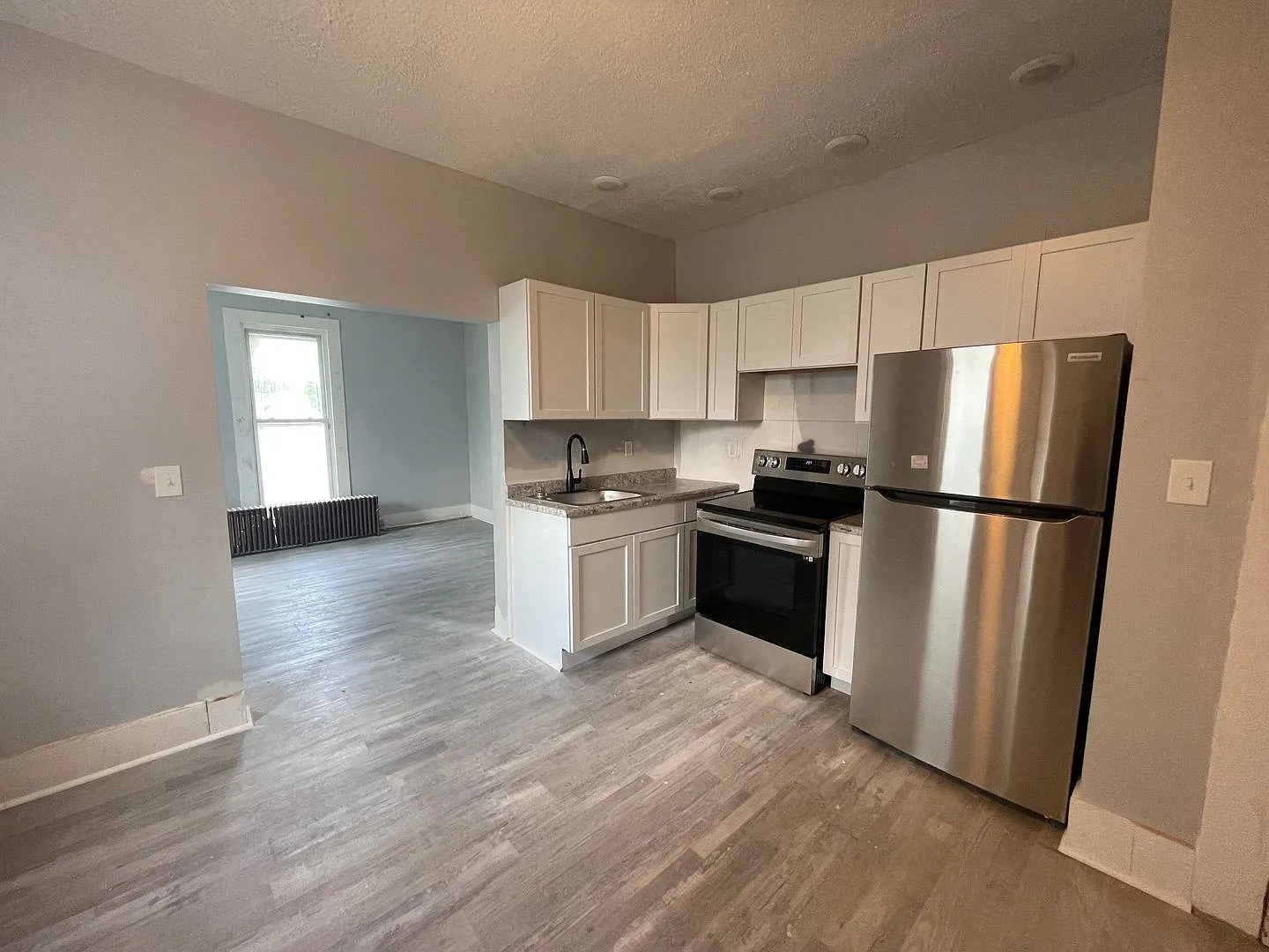 Apartments On Broadway I — Photo 2