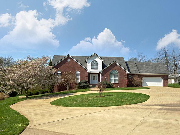 3rd image of 716 Foxmoore Dr