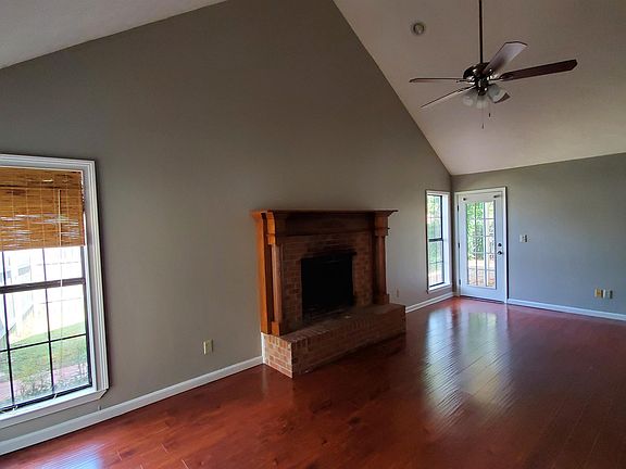 3rd image of 1501 Westminster Dr