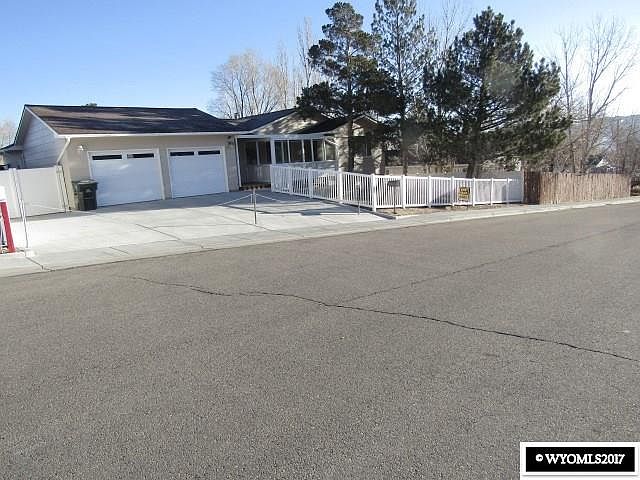 1st image of 735 Brandner Cir