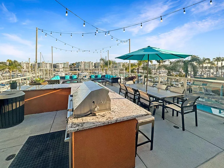Harborside Marina Bay — Photo 24