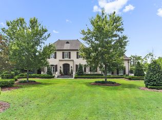 8111 Northview Dr, Urbandale, IA 50322
