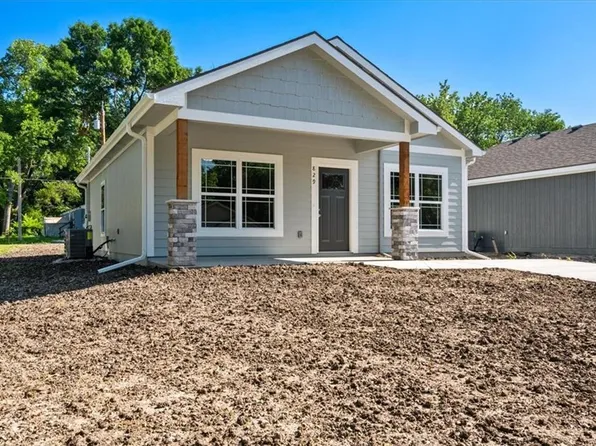 829 E 8th St, Ottawa, KS 66067