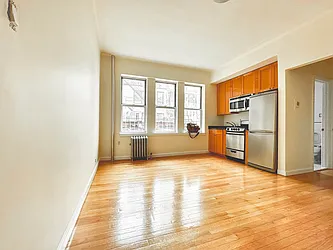 Rented by Manhattan Realty Group