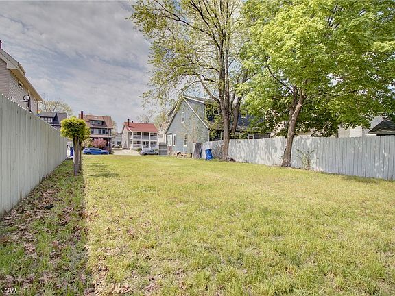 2nd image of V/l 1283 West St #106