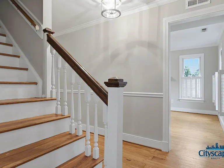 1612 Greenfield Dr — Photo 5