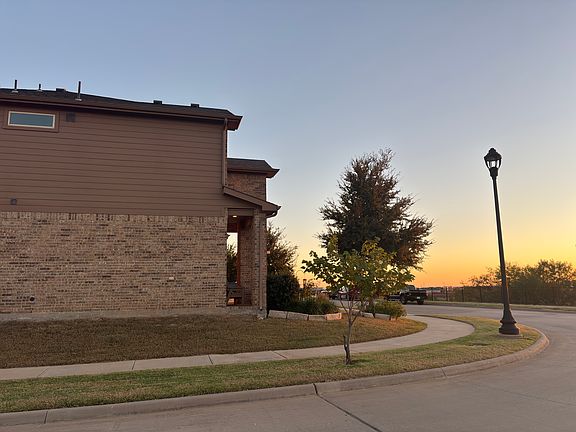 4th image of 1028 Pierz Dr