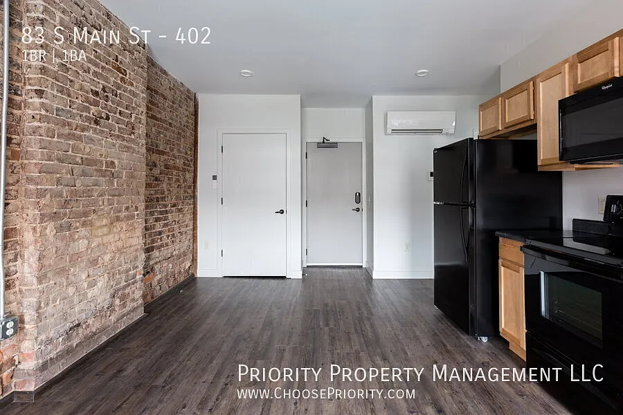 1BR 1BA Apartment Downtown Harrisonburg — Photo 3