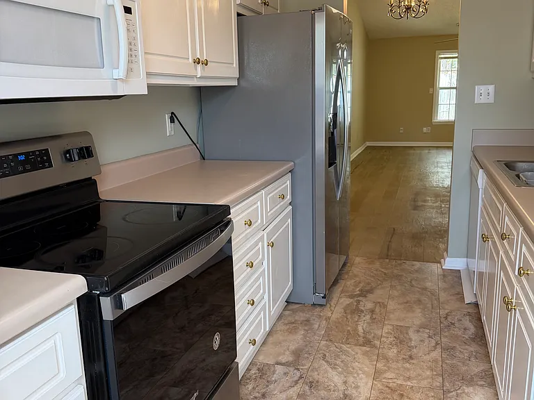 116 Shelby Dr — Photo 3