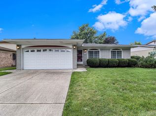 39315 Owendale Dr, Sterling Heights, MI 48310