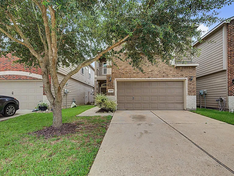 18319 Amalfi Coast Dr — Photo 1
