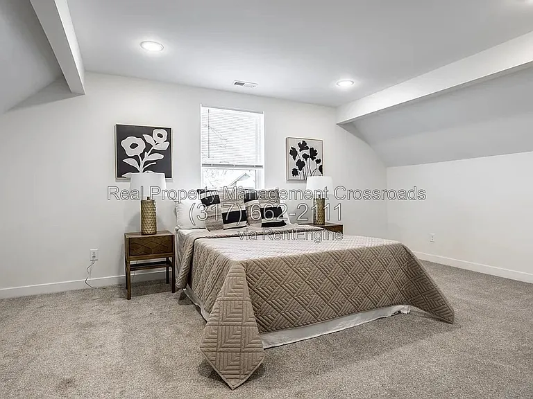 849 N Oakland Ave — Photo 27