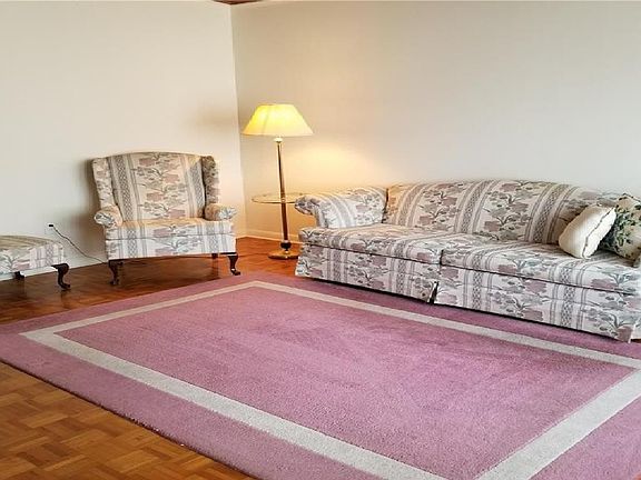 4th image of 16 Slusser Ave #16