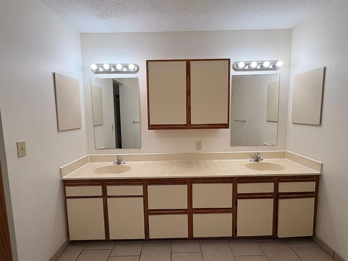 Ivy Apartments — Photo 4