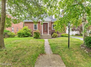 9 Kimberly St, Albany, NY 12205