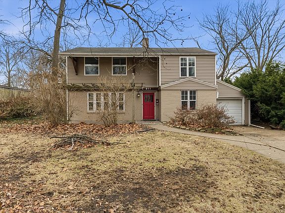 2nd image of 911 Foley Ave