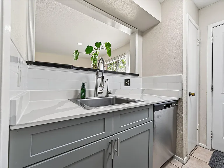 3303 W Greenridge Dr #8 — Photo 22