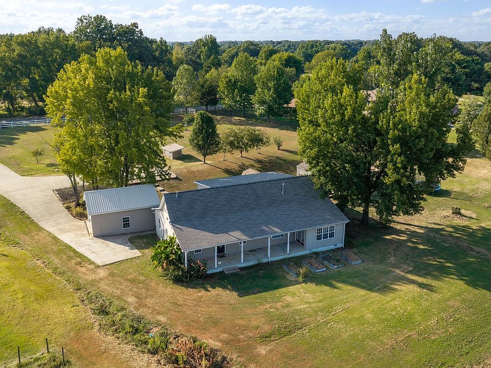 1st image of 420 Sanford Rd