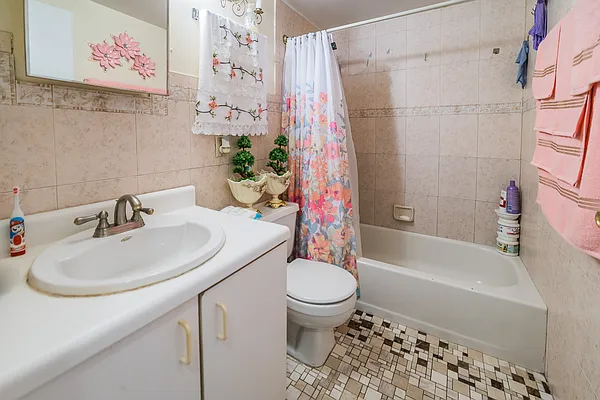 Sold by B Square Realty | media 11