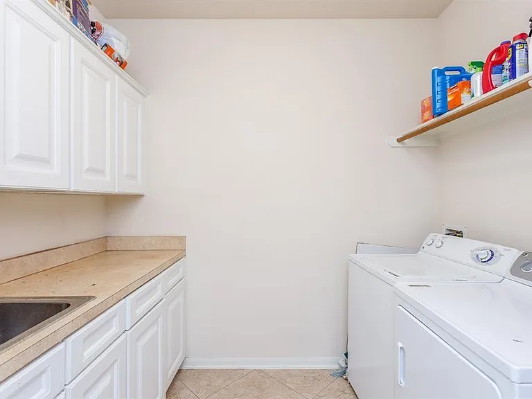 6639 Larocke Trl — Photo 15