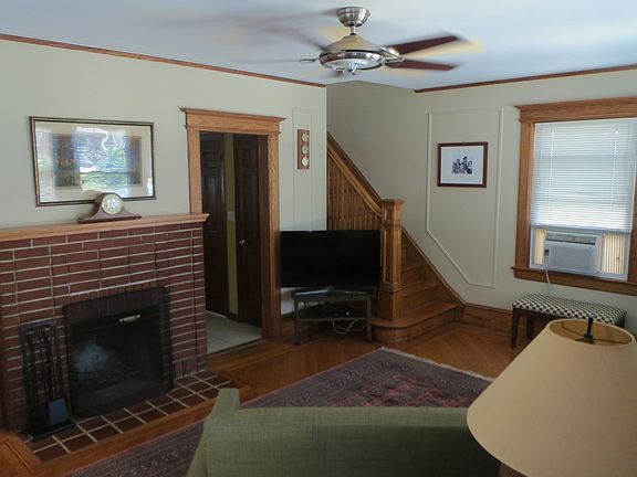 3rd image of 524 Pelton Ave