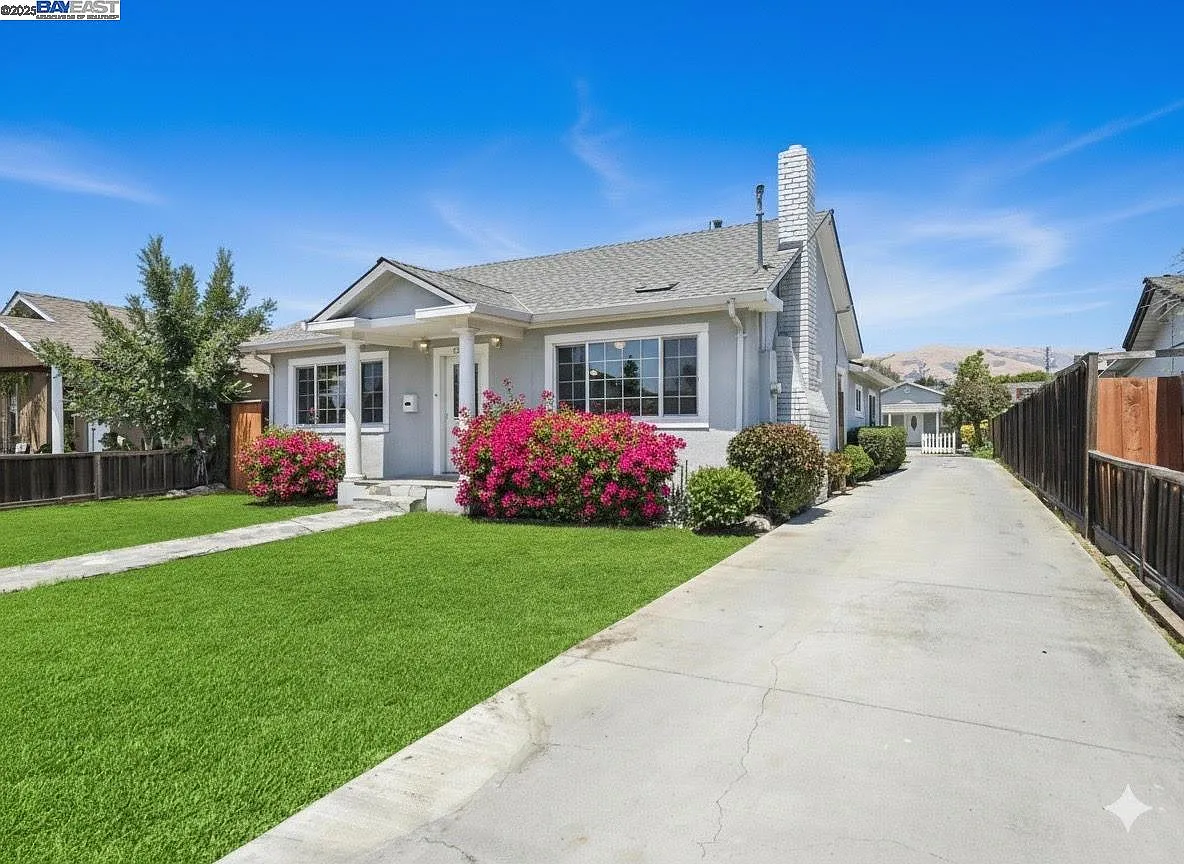 80 Pickford Ave photo 1