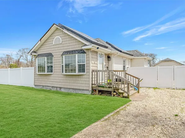 17 Magnolia Drive, Mastic Beach, NY 11951
