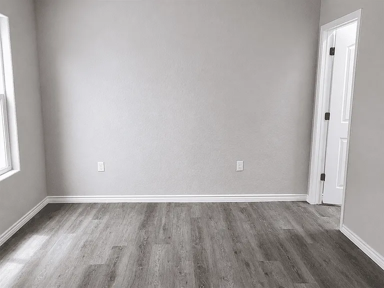 7602 Windsor Oaks #2 — Photo 4