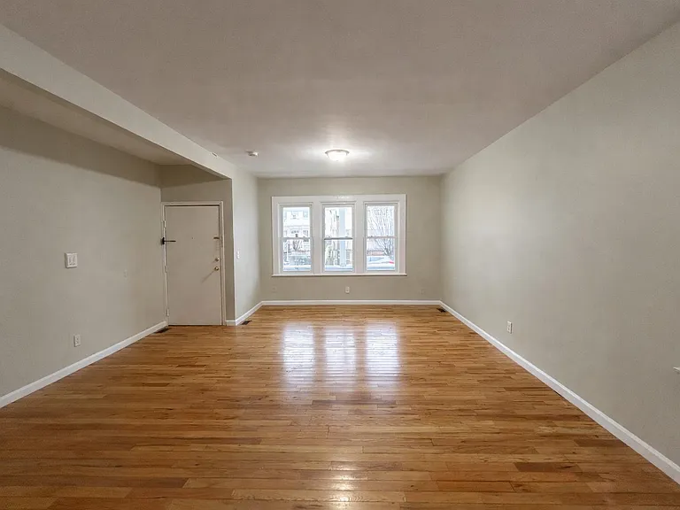 23-25 Cedar Ave — Photo 9