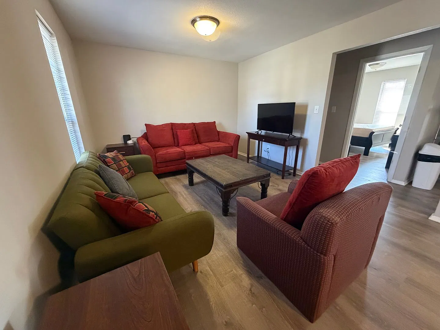 Large 3 bedroom Duplex — Photo 4