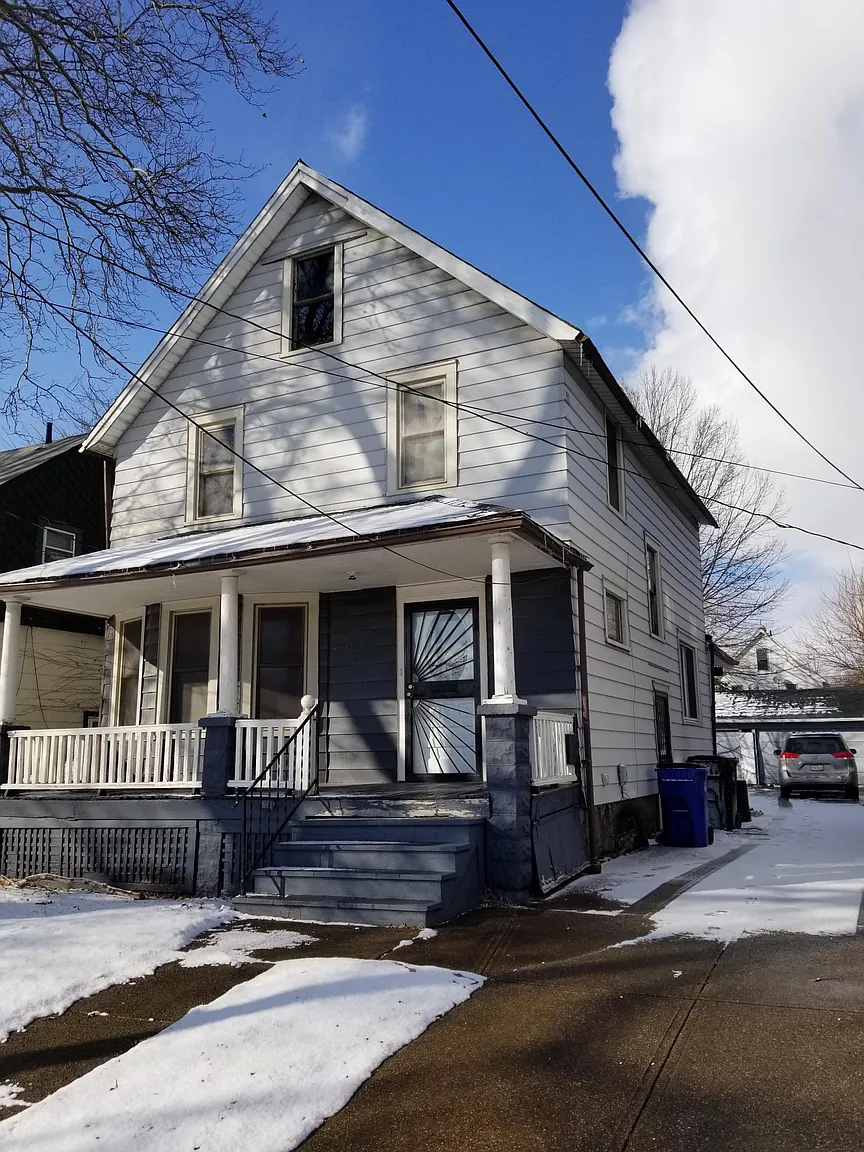 14801 Hale Ave photo 1